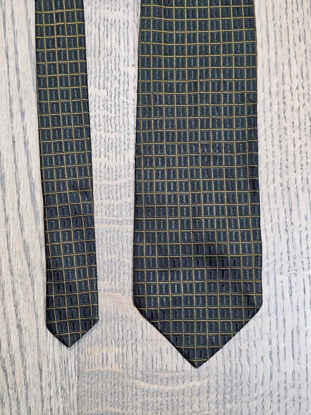 Ermenegildo Zegna Men's 100% Silk Tie Designer
